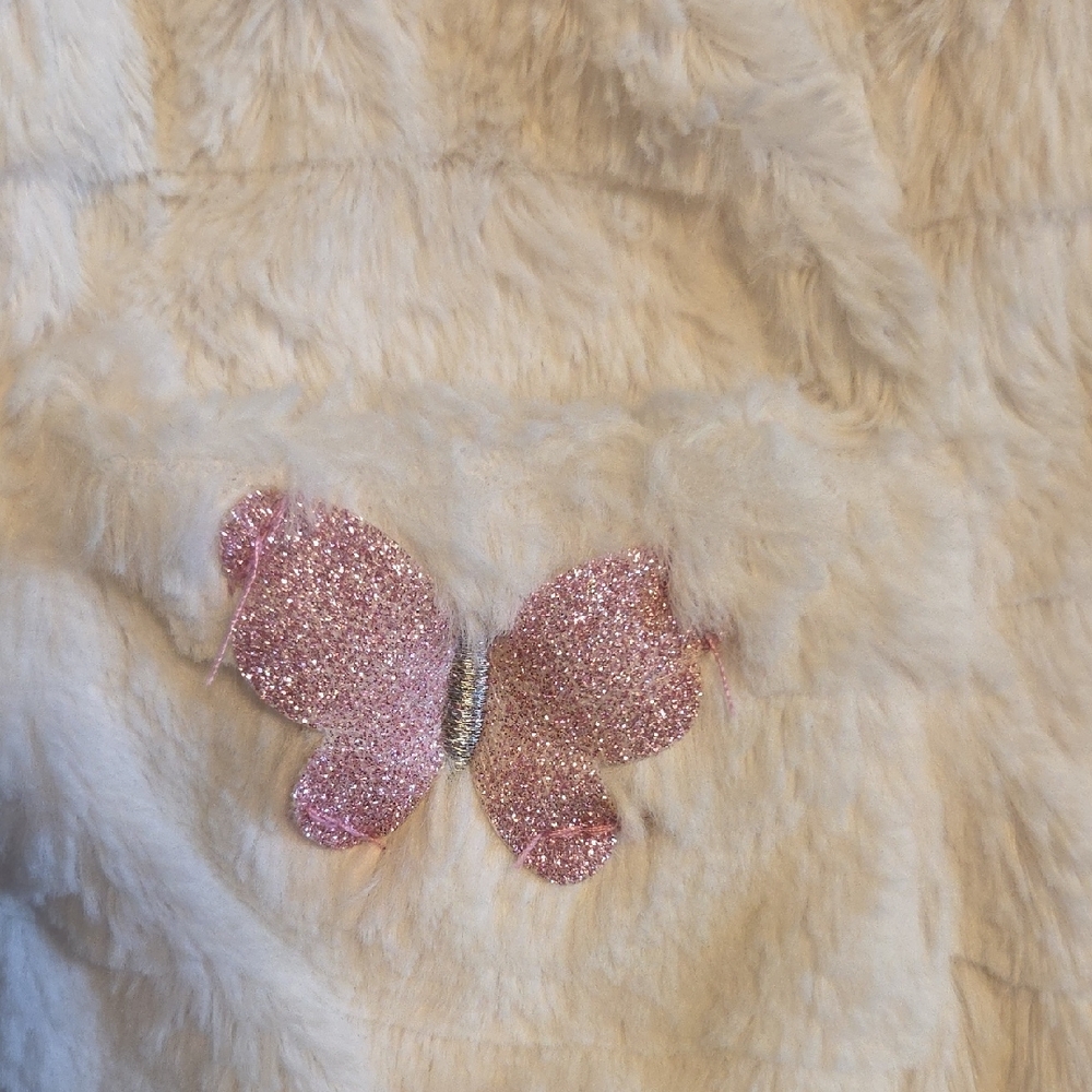 Girls White Faux Fur Hooded Vest (4T) - Picture 3 of 8